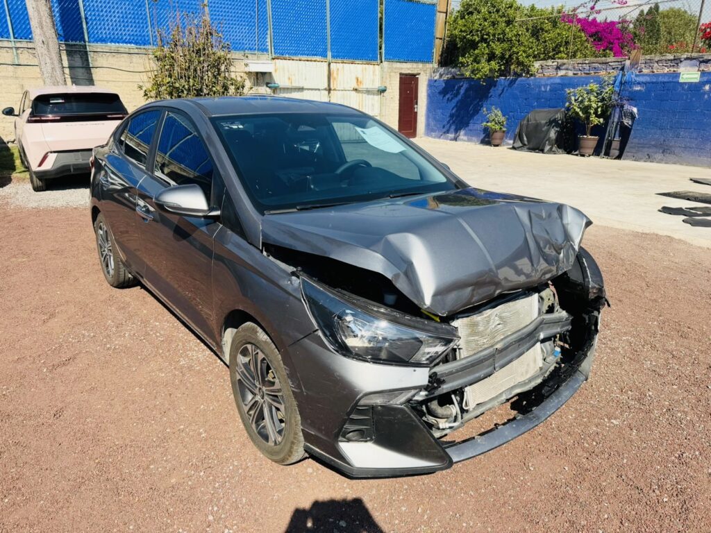 No te arriesgues comprando autos en subastas, tienen vicios ocultos y faltantes. Compra de manera directa con nosotros, todas nuestras unidades encienden y ruedan.