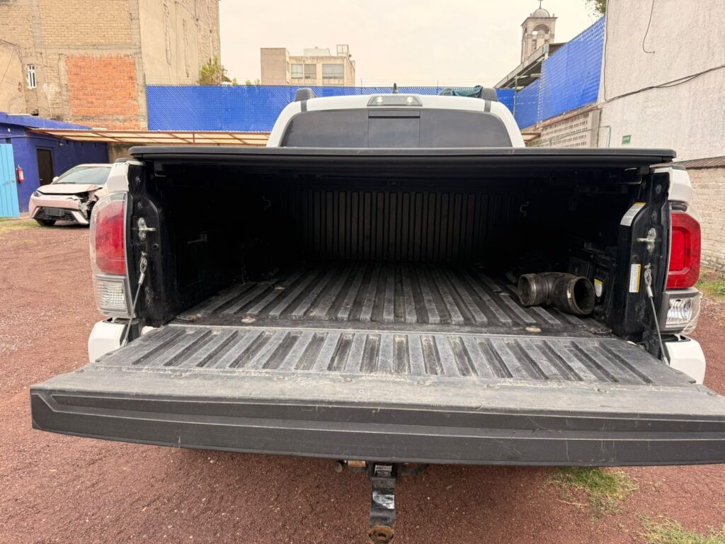 No te arriesgues comprando autos en subastas, tienen vicios ocultos y faltantes. Compra de manera directa con nosotros, todas nuestras unidades encienden y ruedan.