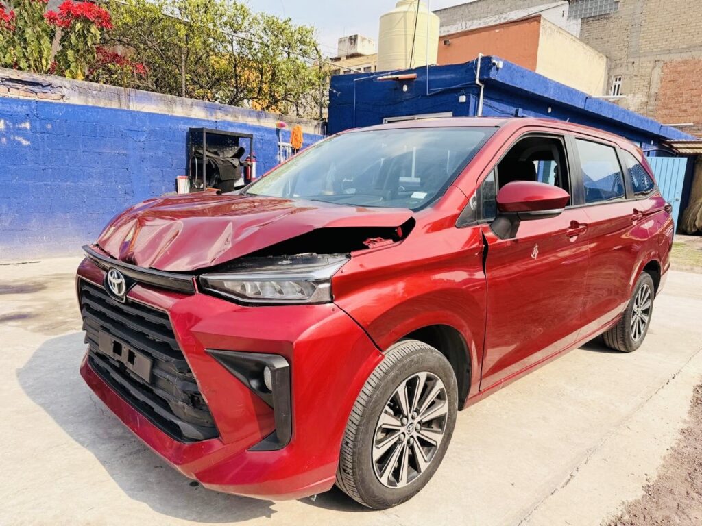 No te arriesgues comprando autos en subastas, tienen vicios ocultos y faltantes. Compra de manera directa con nosotros, todas nuestras unidades encienden y ruedan.