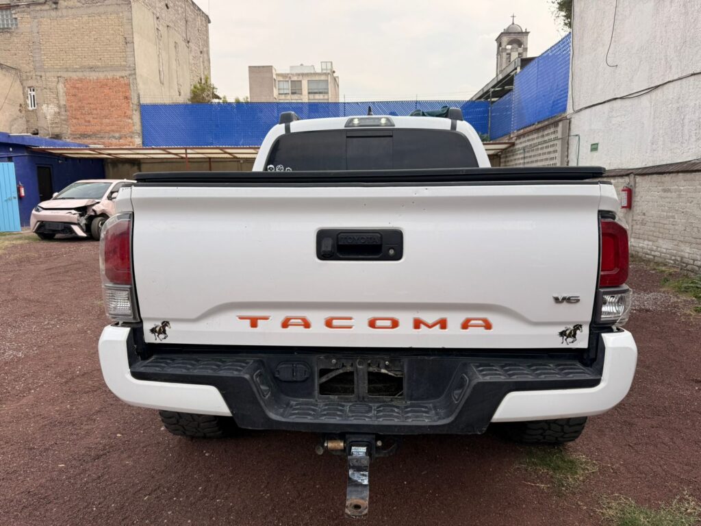 No te arriesgues comprando autos en subastas, tienen vicios ocultos y faltantes. Compra de manera directa con nosotros, todas nuestras unidades encienden y ruedan.