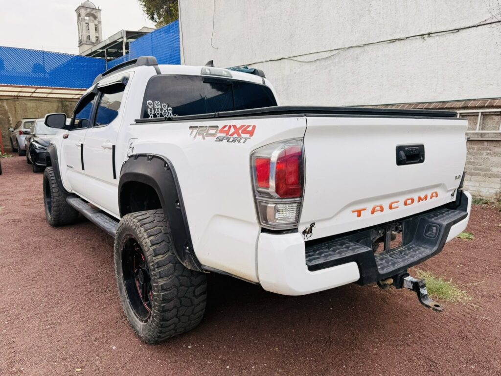 No te arriesgues comprando autos en subastas, tienen vicios ocultos y faltantes. Compra de manera directa con nosotros, todas nuestras unidades encienden y ruedan.