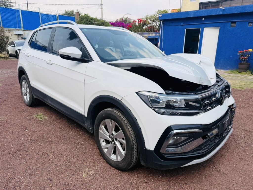 No te arriesgues comprando autos en subastas, tienen vicios ocultos y faltantes. Compra de manera directa con nosotros, todas nuestras unidades encienden y ruedan.