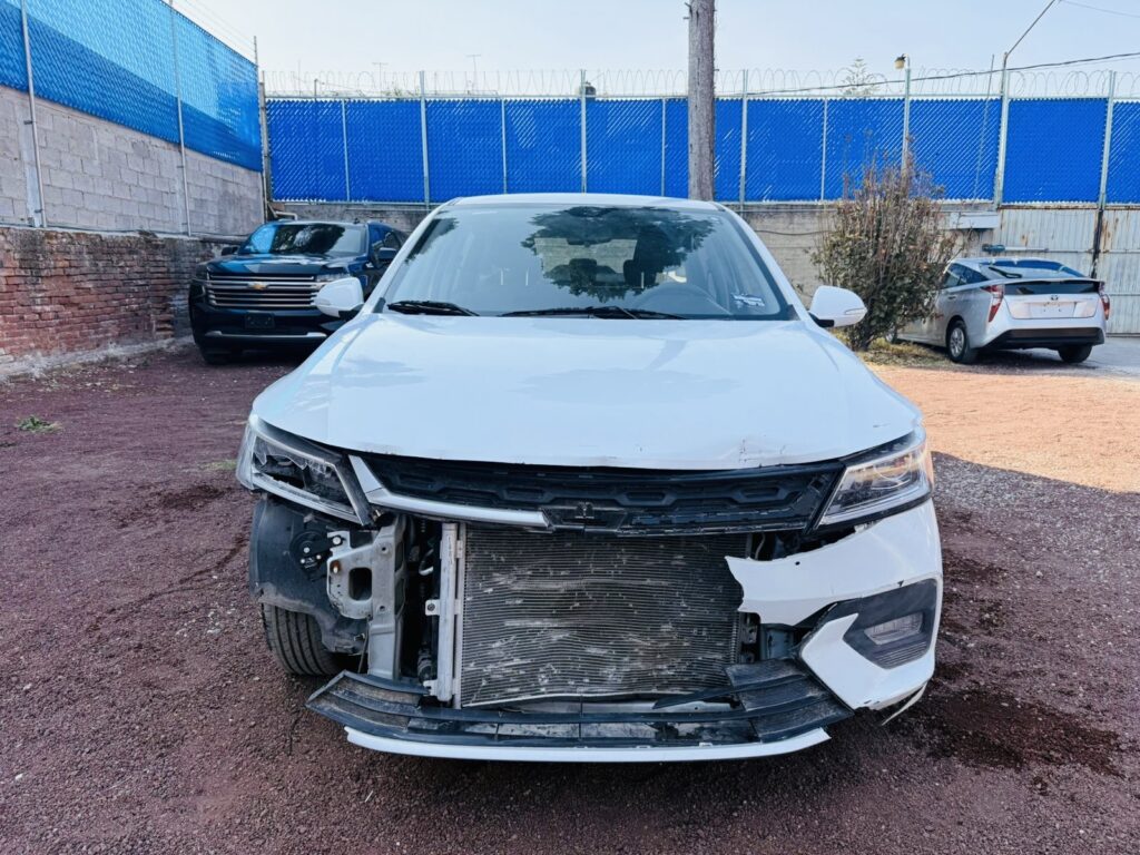 No te arriesgues comprando autos en subastas, tienen vicios ocultos y faltantes. Compra de manera directa con nosotros, todas nuestras unidades encienden y ruedan.