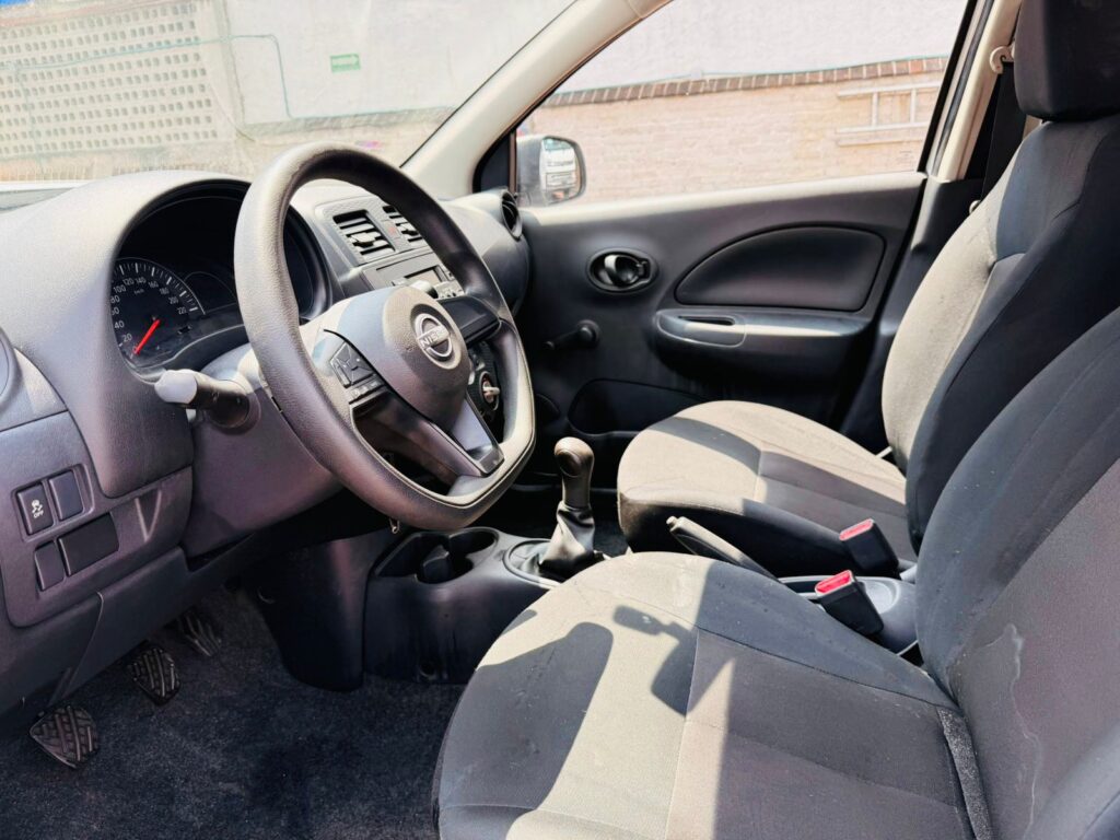 No te arriesgues comprando autos en subastas, tienen vicios ocultos y faltantes. Compra de manera directa con nosotros, todas nuestras unidades encienden y ruedan.