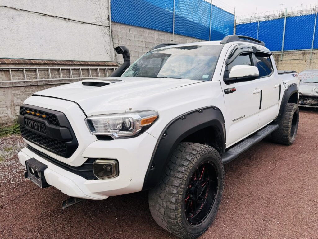 No te arriesgues comprando autos en subastas, tienen vicios ocultos y faltantes. Compra de manera directa con nosotros, todas nuestras unidades encienden y ruedan.