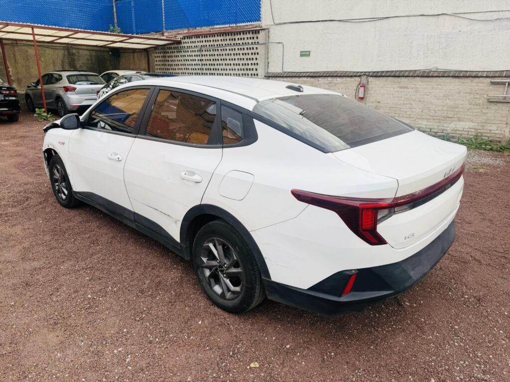 No te arriesgues comprando autos en subastas, tienen vicios ocultos y faltantes. Compra de manera directa con nosotros, todas nuestras unidades encienden y ruedan.