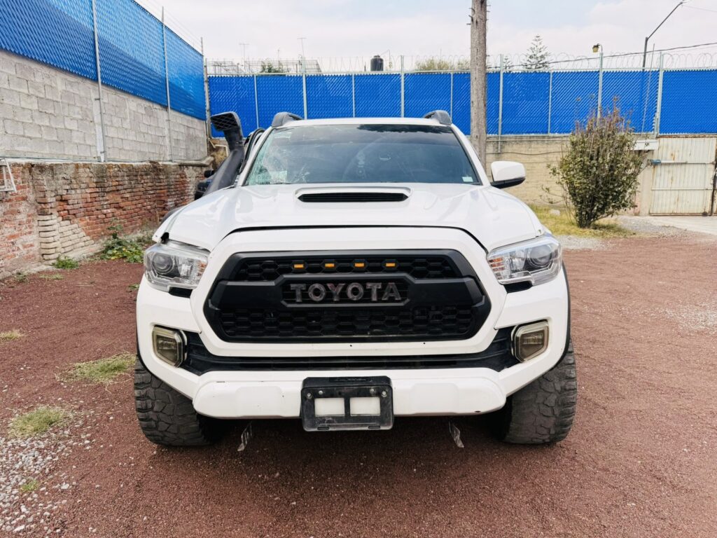 No te arriesgues comprando autos en subastas, tienen vicios ocultos y faltantes. Compra de manera directa con nosotros, todas nuestras unidades encienden y ruedan.