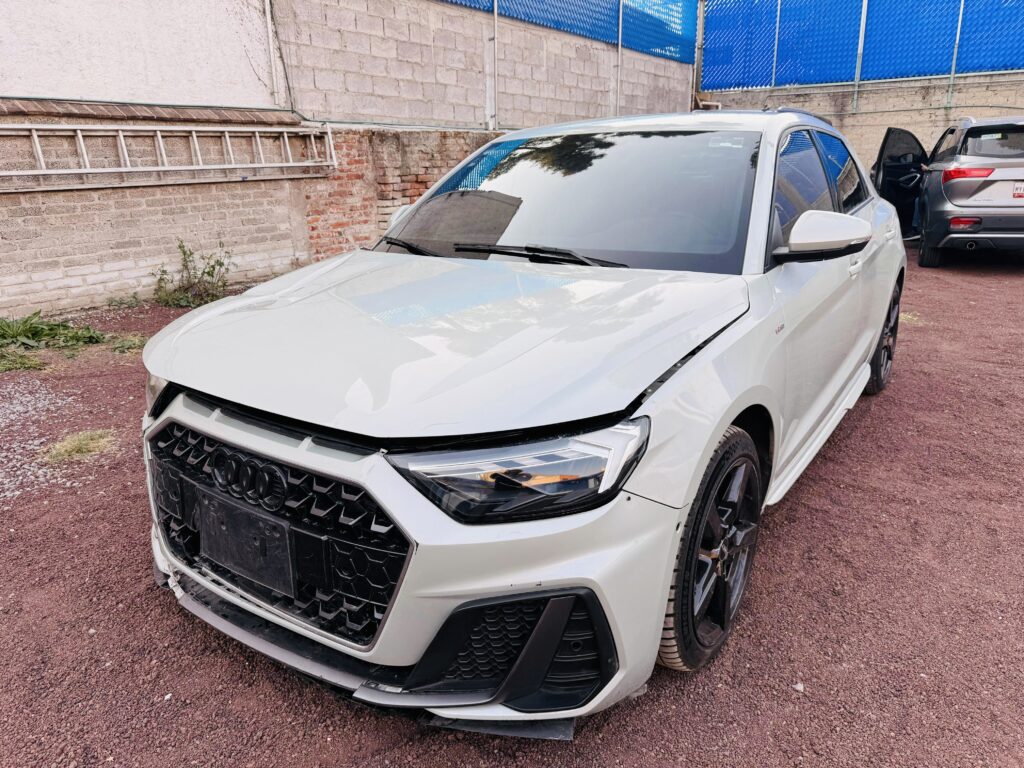 No te arriesgues comprando autos en subastas, tienen vicios ocultos y faltantes. Compra de manera directa con nosotros, todas nuestras unidades encienden y ruedan.