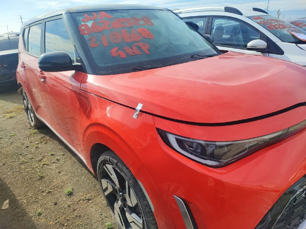 No te arriesgues comprando autos en subastas, tienen vicios ocultos y faltantes. Compra de manera directa con nosotros, todas nuestras unidades encienden y ruedan.