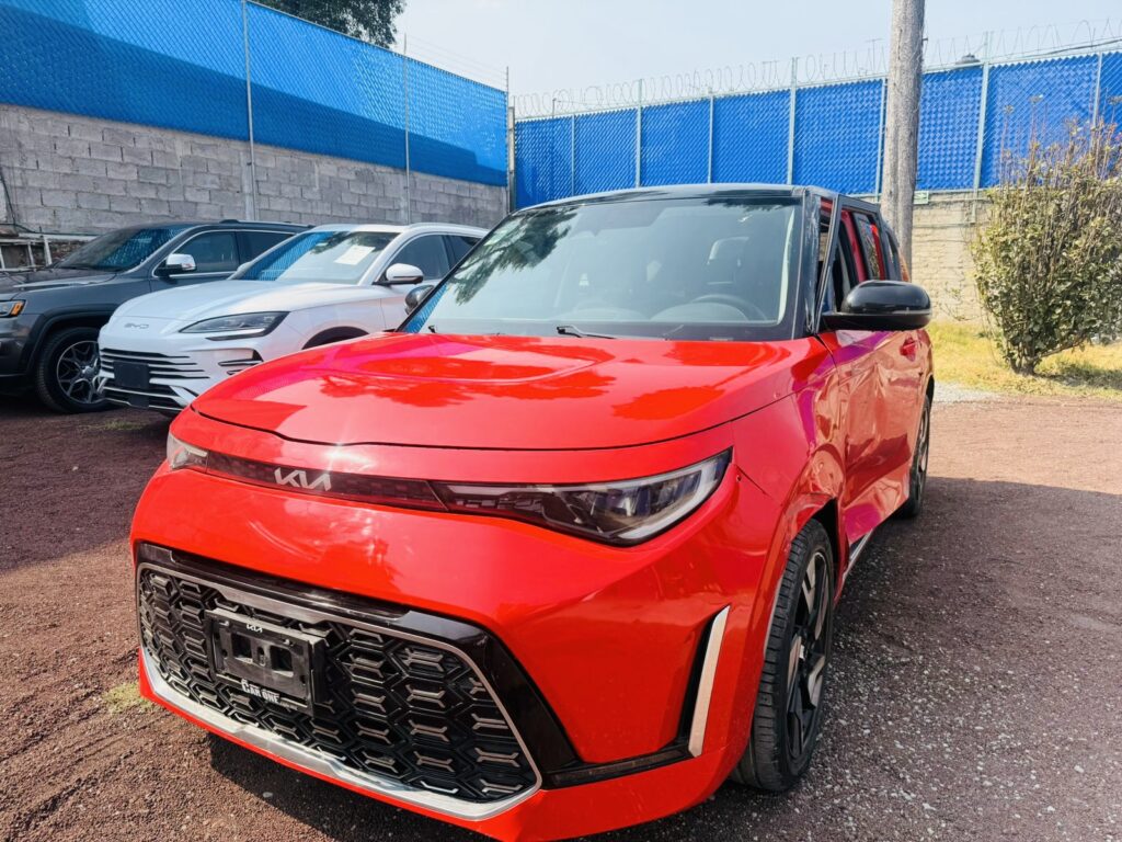 No te arriesgues comprando autos en subastas, tienen vicios ocultos y faltantes. Compra de manera directa con nosotros, todas nuestras unidades encienden y ruedan.