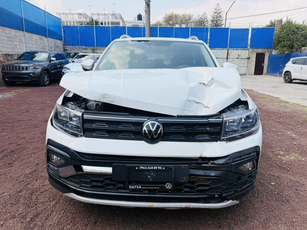 No te arriesgues comprando autos en subastas, tienen vicios ocultos y faltantes. Compra de manera directa con nosotros, todas nuestras unidades encienden y ruedan.