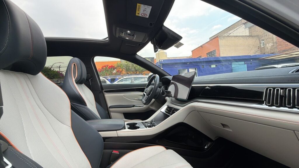 No te arriesgues comprando autos en subastas, tienen vicios ocultos y faltantes. Compra de manera directa con nosotros, todas nuestras unidades encienden y ruedan.