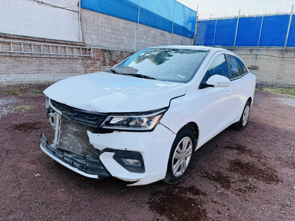 No te arriesgues comprando autos en subastas, tienen vicios ocultos y faltantes. Compra de manera directa con nosotros, todas nuestras unidades encienden y ruedan.