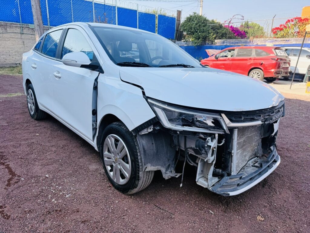 No te arriesgues comprando autos en subastas, tienen vicios ocultos y faltantes. Compra de manera directa con nosotros, todas nuestras unidades encienden y ruedan.