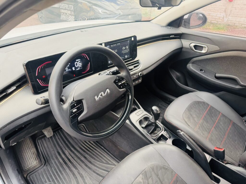 No te arriesgues comprando autos en subastas, tienen vicios ocultos y faltantes. Compra de manera directa con nosotros, todas nuestras unidades encienden y ruedan.