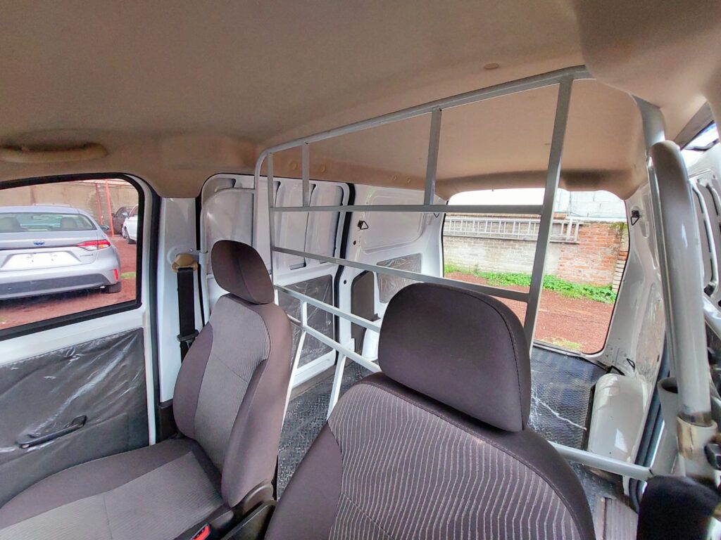 No te arriesgues comprando autos en subastas, tienen vicios ocultos y faltantes. Compra de manera directa con nosotros, todas nuestras unidades encienden y ruedan.