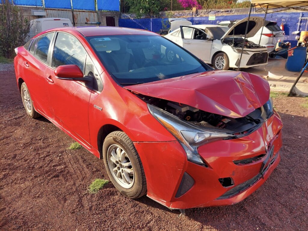 No te arriesgues comprando autos en subastas, tienen vicios ocultos y faltantes. Compra de manera directa con nosotros, todas nuestras unidades encienden y ruedan.