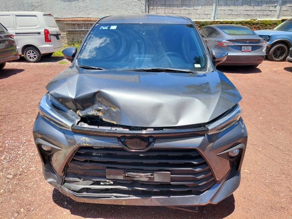 No te arriesgues comprando autos en subastas, tienen vicios ocultos y faltantes. Compra de manera directa con nosotros, todas nuestras unidades encienden y ruedan.