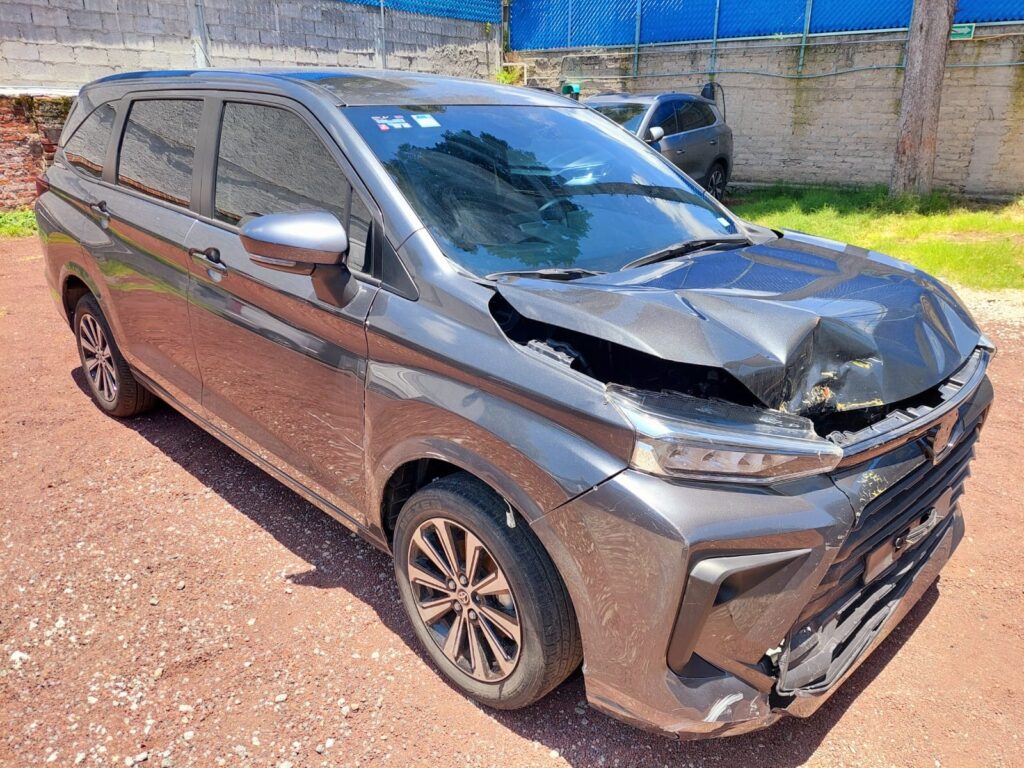 No te arriesgues comprando autos en subastas, tienen vicios ocultos y faltantes. Compra de manera directa con nosotros, todas nuestras unidades encienden y ruedan.