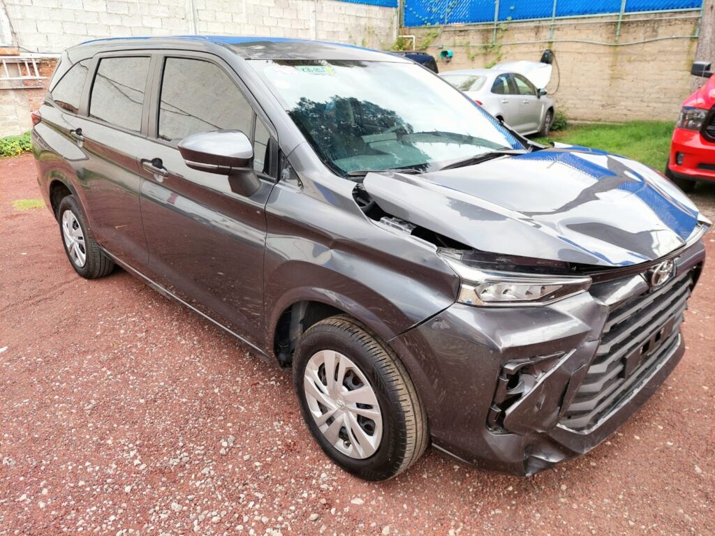 No te arriesgues comprando autos en subastas, tienen vicios ocultos y faltantes. Compra de manera directa con nosotros, todas nuestras unidades encienden y ruedan.