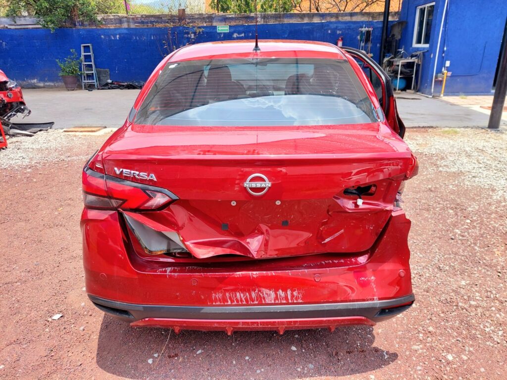 No te arriesgues comprando autos en subastas, tienen vicios ocultos y faltantes. Compra de manera directa con nosotros, todas nuestras unidades encienden y ruedan.