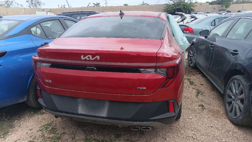 No te arriesgues comprando autos en subastas, tienen vicios ocultos y faltantes. Compra de manera directa con nosotros, todas nuestras unidades encienden y ruedan.