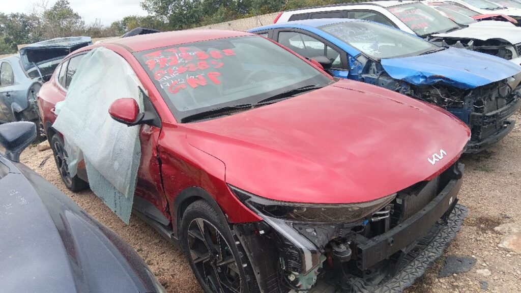 No te arriesgues comprando autos en subastas, tienen vicios ocultos y faltantes. Compra de manera directa con nosotros, todas nuestras unidades encienden y ruedan.