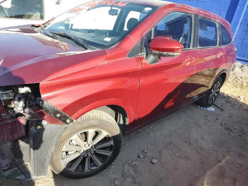 No te arriesgues comprando autos en subastas, tienen vicios ocultos y faltantes. Compra de manera directa con nosotros, todas nuestras unidades encienden y ruedan.