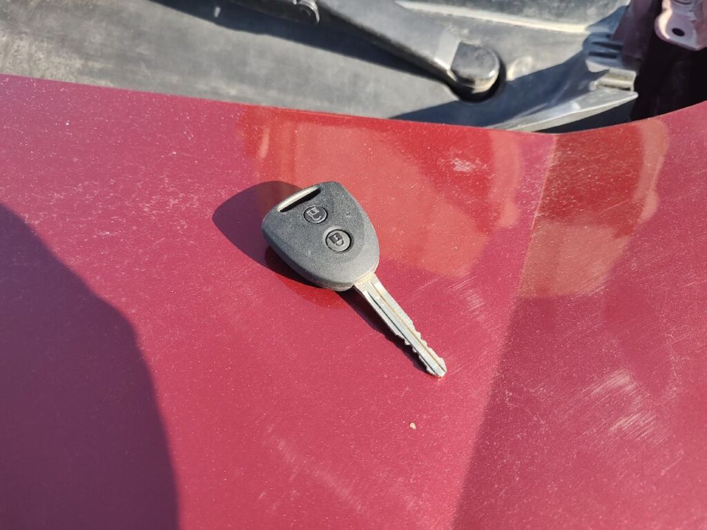 No te arriesgues comprando autos en subastas, tienen vicios ocultos y faltantes. Compra de manera directa con nosotros, todas nuestras unidades encienden y ruedan.