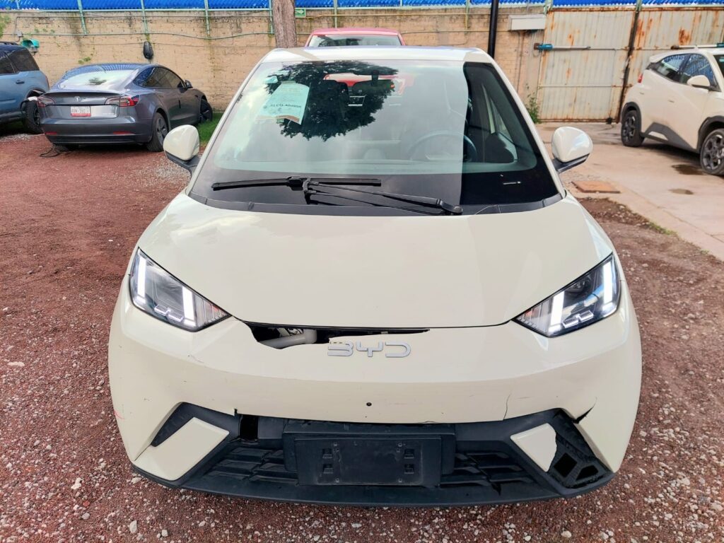 No te arriesgues comprando autos en subastas, tienen vicios ocultos y faltantes. Compra de manera directa con nosotros, todas nuestras unidades encienden y ruedan.