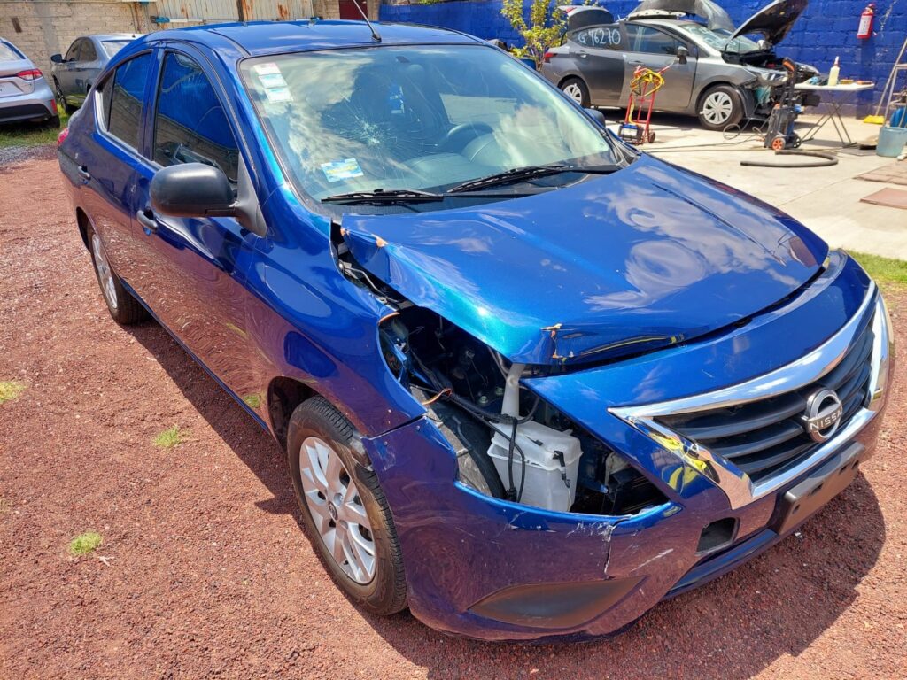 No te arriesgues comprando autos en subastas, tienen vicios ocultos y faltantes. Compra de manera directa con nosotros, todas nuestras unidades encienden y ruedan.