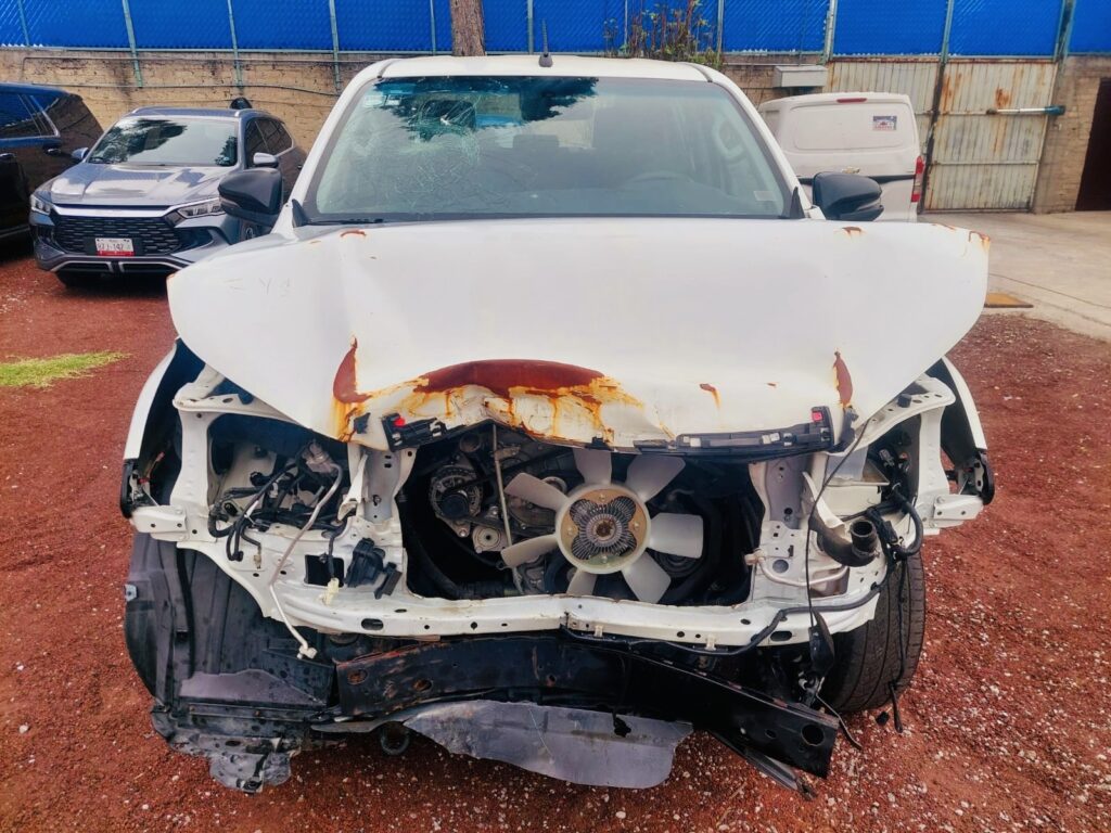 No te arriesgues comprando autos en subastas, tienen vicios ocultos y faltantes. Compra de manera directa con nosotros, todas nuestras unidades encienden y ruedan.