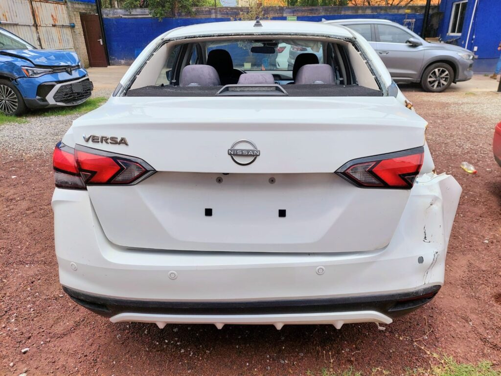 No te arriesgues comprando autos en subastas, tienen vicios ocultos y faltantes. Compra de manera directa con nosotros, todas nuestras unidades encienden y ruedan.