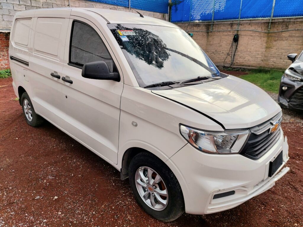 No te arriesgues comprando autos en subastas, tienen vicios ocultos y faltantes. Compra de manera directa con nosotros, todas nuestras unidades encienden y ruedan.