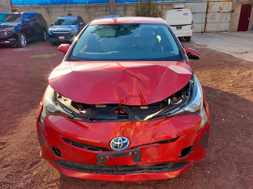 No te arriesgues comprando autos en subastas, tienen vicios ocultos y faltantes. Compra de manera directa con nosotros, todas nuestras unidades encienden y ruedan.