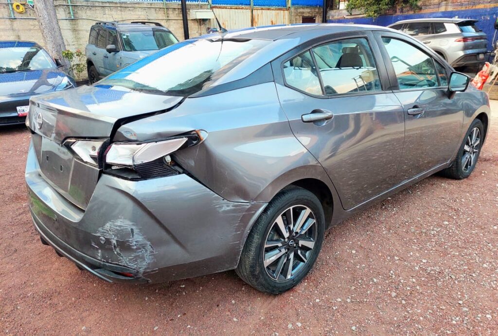 No te arriesgues comprando autos en subastas, tienen vicios ocultos y faltantes. Compra de manera directa con nosotros, todas nuestras unidades encienden y ruedan.