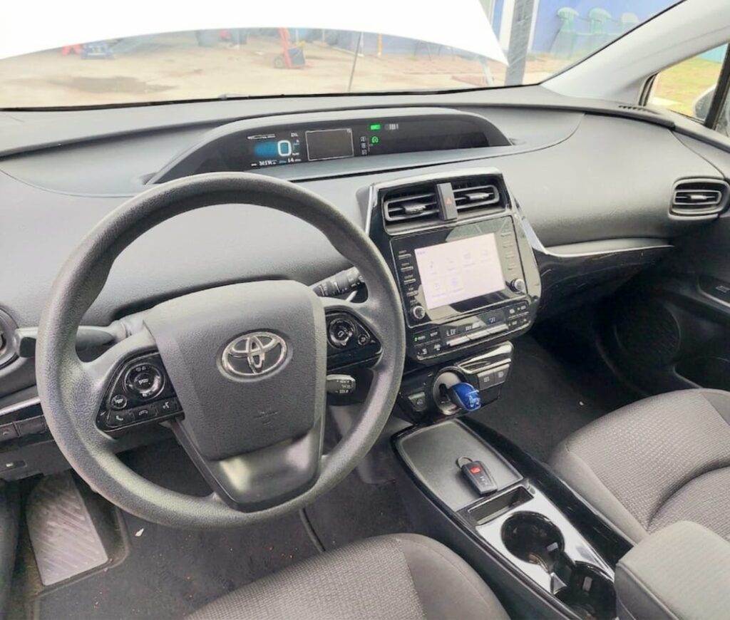 No te arriesgues comprando autos en subastas, tienen vicios ocultos y faltantes. Compra de manera directa con nosotros, todas nuestras unidades encienden y ruedan.
