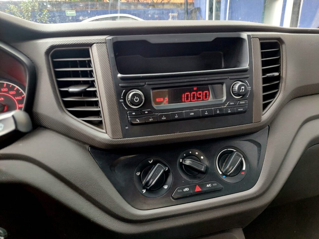 No te arriesgues comprando autos en subastas, tienen vicios ocultos y faltantes. Compra de manera directa con nosotros, todas nuestras unidades encienden y ruedan.