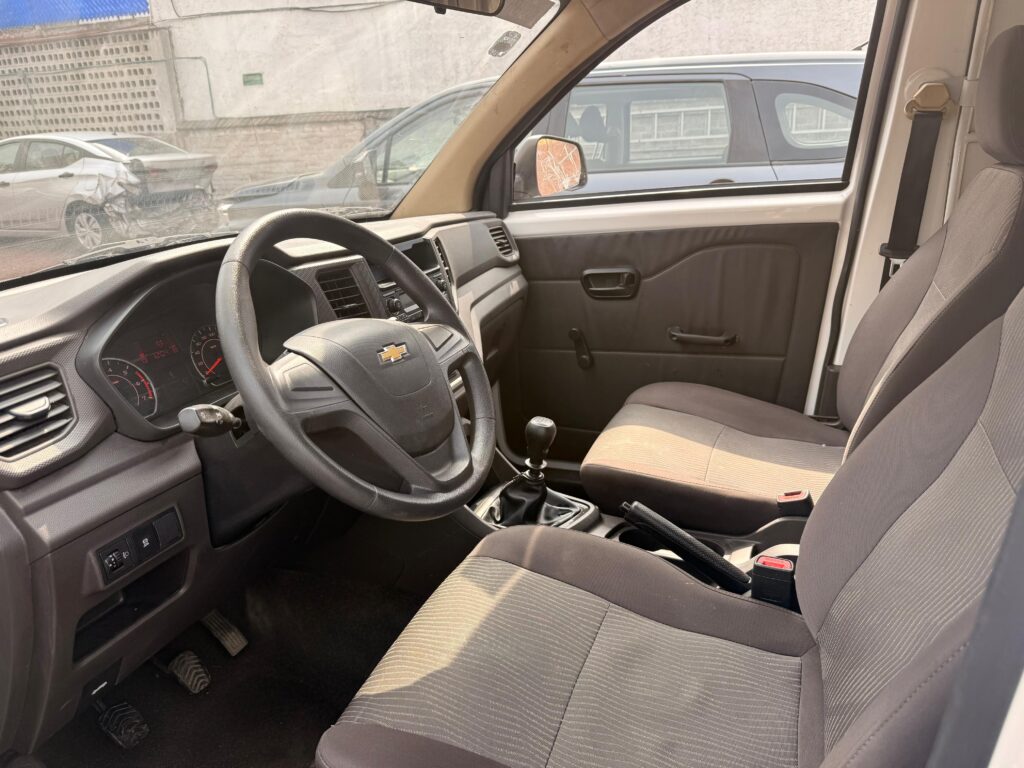 No te arriesgues comprando autos en subastas, tienen vicios ocultos y faltantes. Compra de manera directa con nosotros, todas nuestras unidades encienden y ruedan.