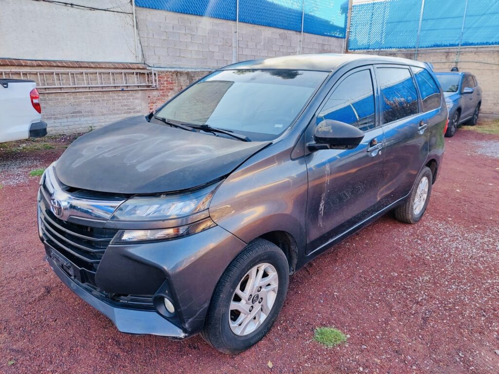 No te arriesgues comprando autos en subastas, tienen vicios ocultos y faltantes. Compra de manera directa con nosotros, todas nuestras unidades encienden y ruedan.