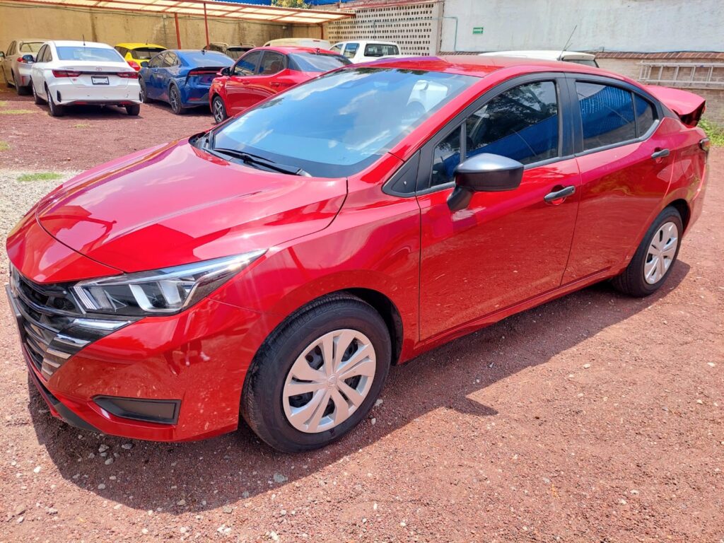 No te arriesgues comprando autos en subastas, tienen vicios ocultos y faltantes. Compra de manera directa con nosotros, todas nuestras unidades encienden y ruedan.
