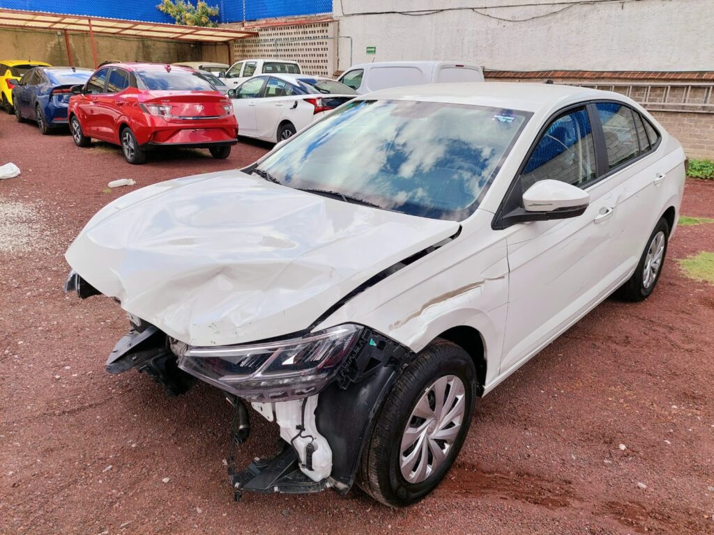 No te arriesgues comprando autos en subastas, tienen vicios ocultos y faltantes. Compra de manera directa con nosotros, todas nuestras unidades encienden y ruedan.