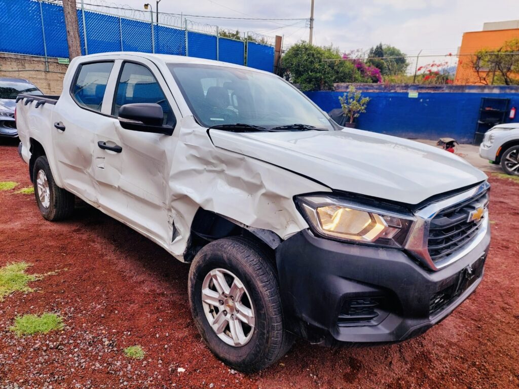 No te arriesgues comprando autos en subastas, tienen vicios ocultos y faltantes. Compra de manera directa con nosotros, todas nuestras unidades encienden y ruedan.