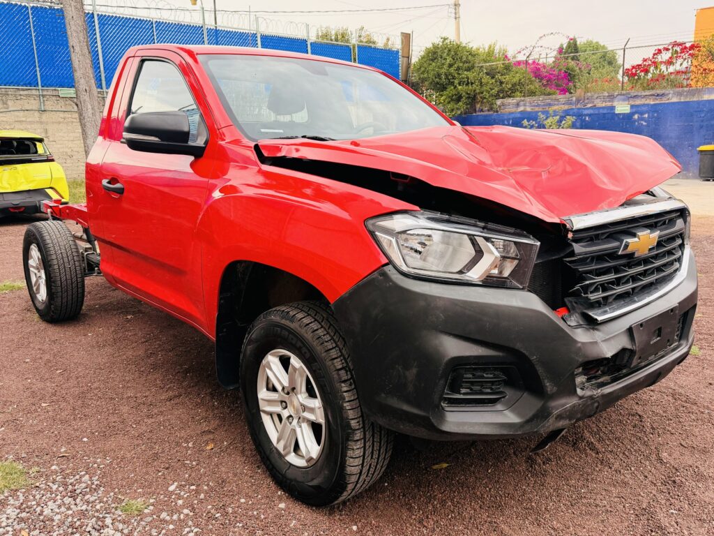 No te arriesgues comprando autos en subastas, tienen vicios ocultos y faltantes. Compra de manera directa con nosotros, todas nuestras unidades encienden y ruedan.