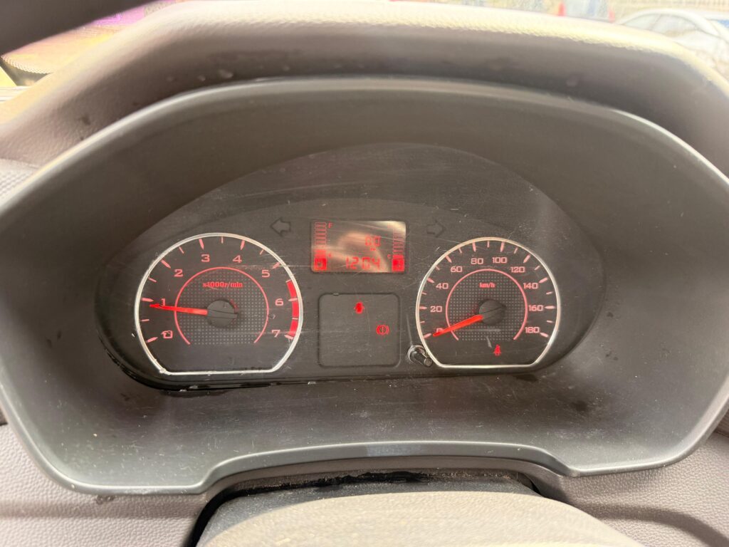 No te arriesgues comprando autos en subastas, tienen vicios ocultos y faltantes. Compra de manera directa con nosotros, todas nuestras unidades encienden y ruedan.