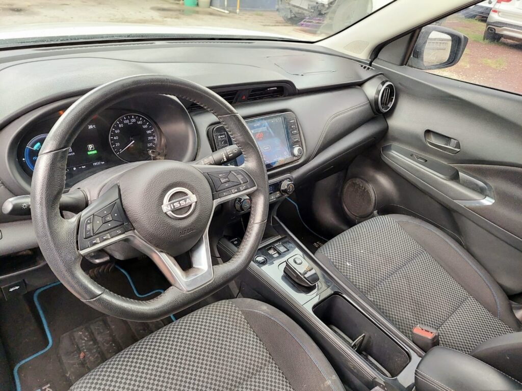No te arriesgues comprando autos en subastas, tienen vicios ocultos y faltantes. Compra de manera directa con nosotros, todas nuestras unidades encienden y ruedan.