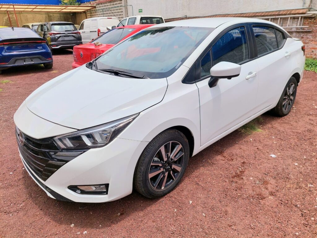 No te arriesgues comprando autos en subastas, tienen vicios ocultos y faltantes. Compra de manera directa con nosotros, todas nuestras unidades encienden y ruedan.