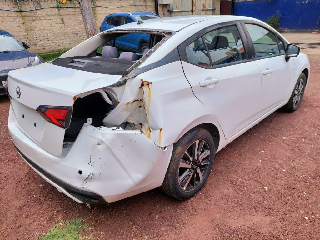 No te arriesgues comprando autos en subastas, tienen vicios ocultos y faltantes. Compra de manera directa con nosotros, todas nuestras unidades encienden y ruedan.