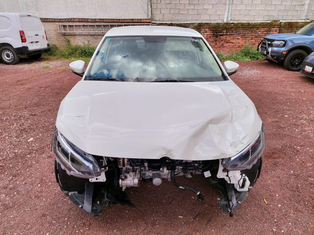 No te arriesgues comprando autos en subastas, tienen vicios ocultos y faltantes. Compra de manera directa con nosotros, todas nuestras unidades encienden y ruedan.