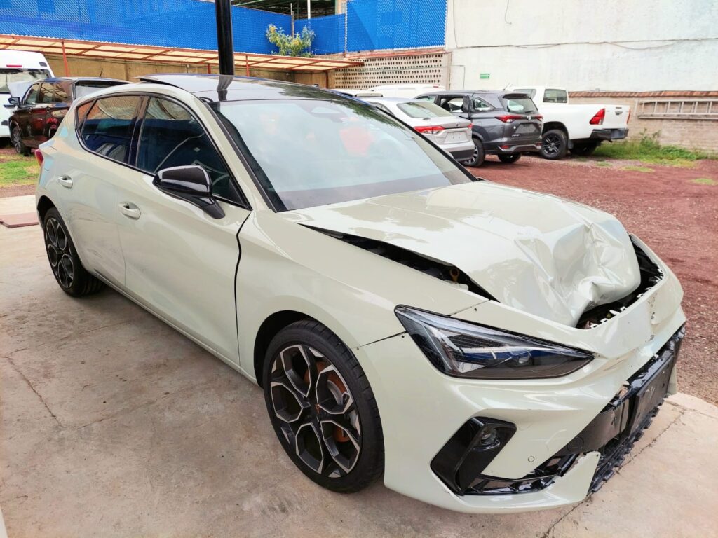 No te arriesgues comprando autos en subastas, tienen vicios ocultos y faltantes. Compra de manera directa con nosotros, todas nuestras unidades encienden y ruedan.